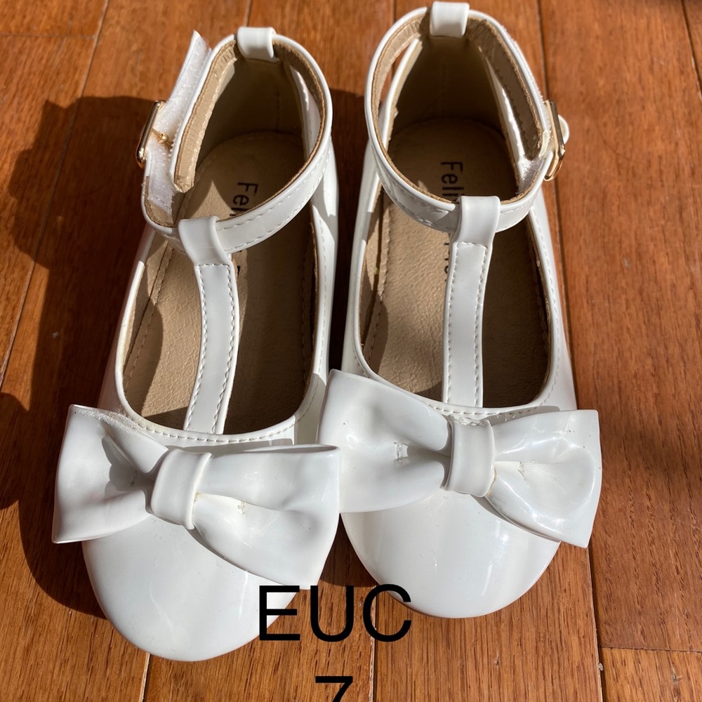 White bow shoes dressy